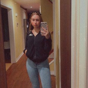 Meet your Posher, Annik